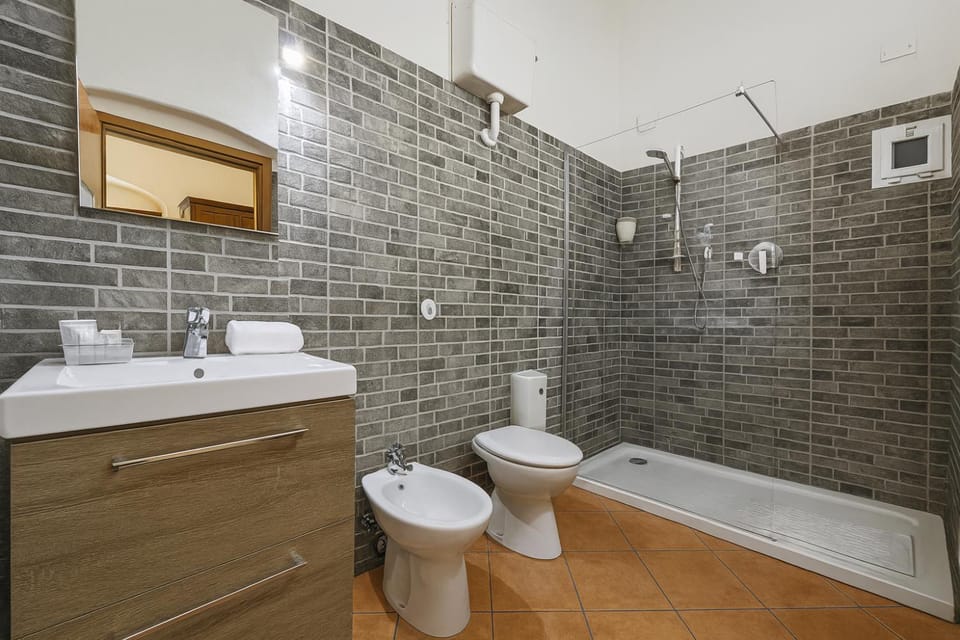 Guest House Virginia's Rooms-Private free Parking and Top Carignano District Bed and Breakfast in Genoa
