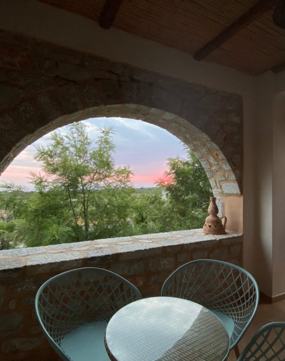 View (from property/room), Balcony/Terrace, Garden view