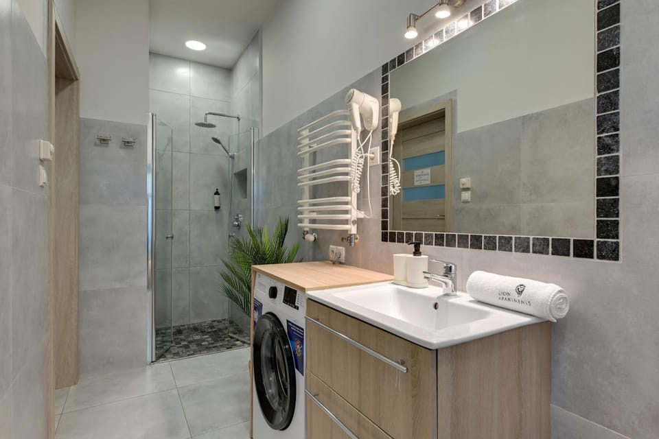 Shower, Bathroom, towels, washing machine, dryer