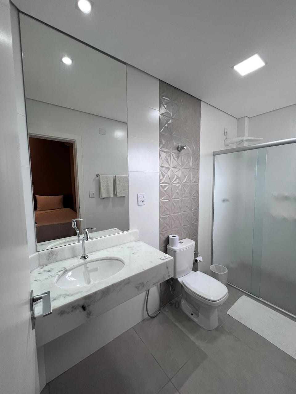 Shower, Bathroom, towels