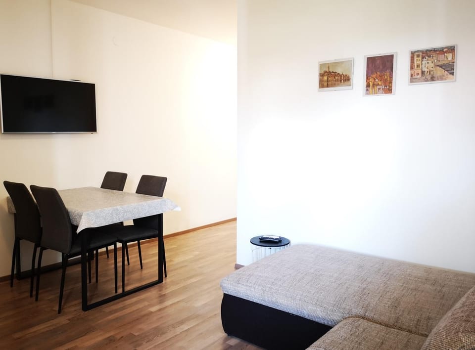 TV and multimedia, Dining area