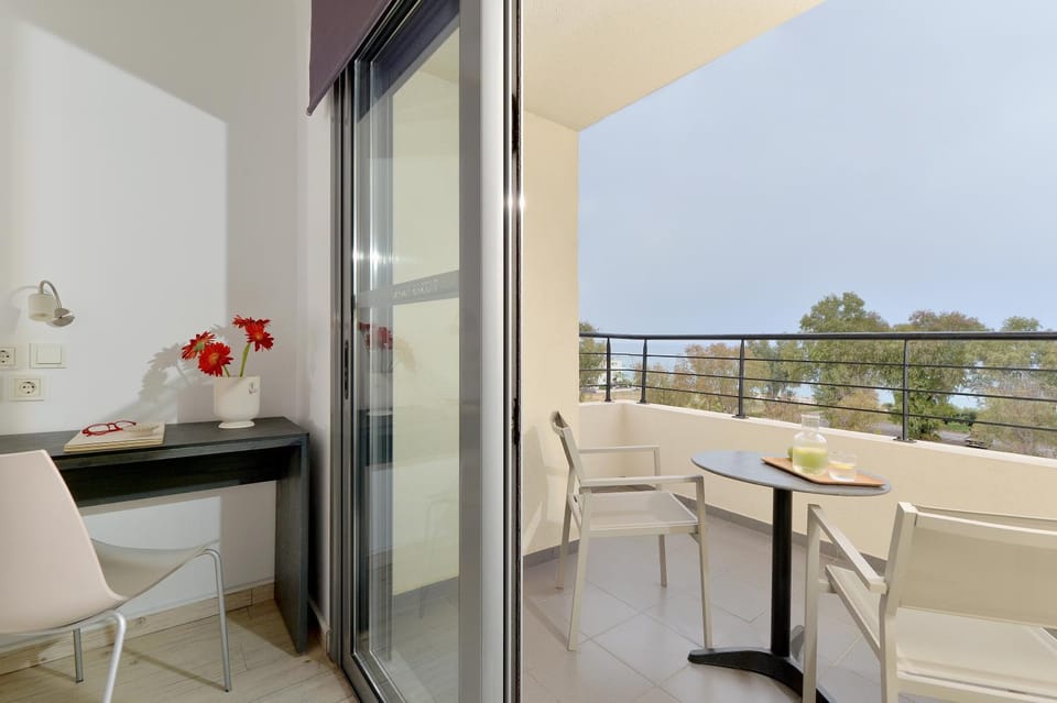 Natural landscape, View (from property/room), Balcony/Terrace