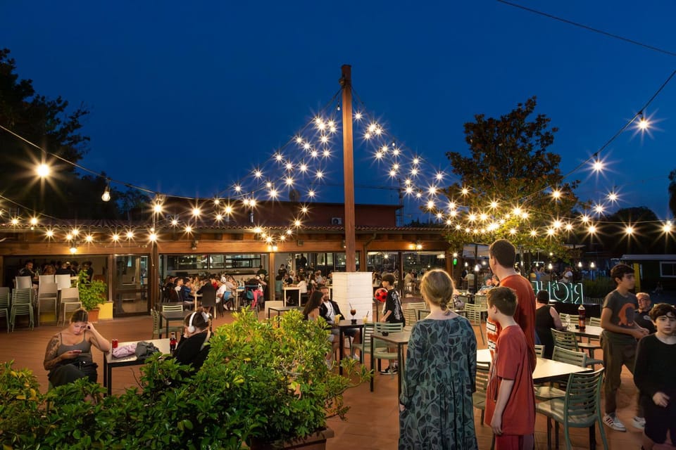 Restaurant/places to eat, Night