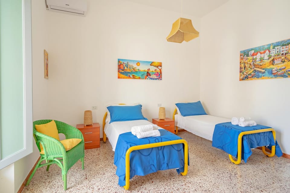 Bed, Bedroom, air conditioner