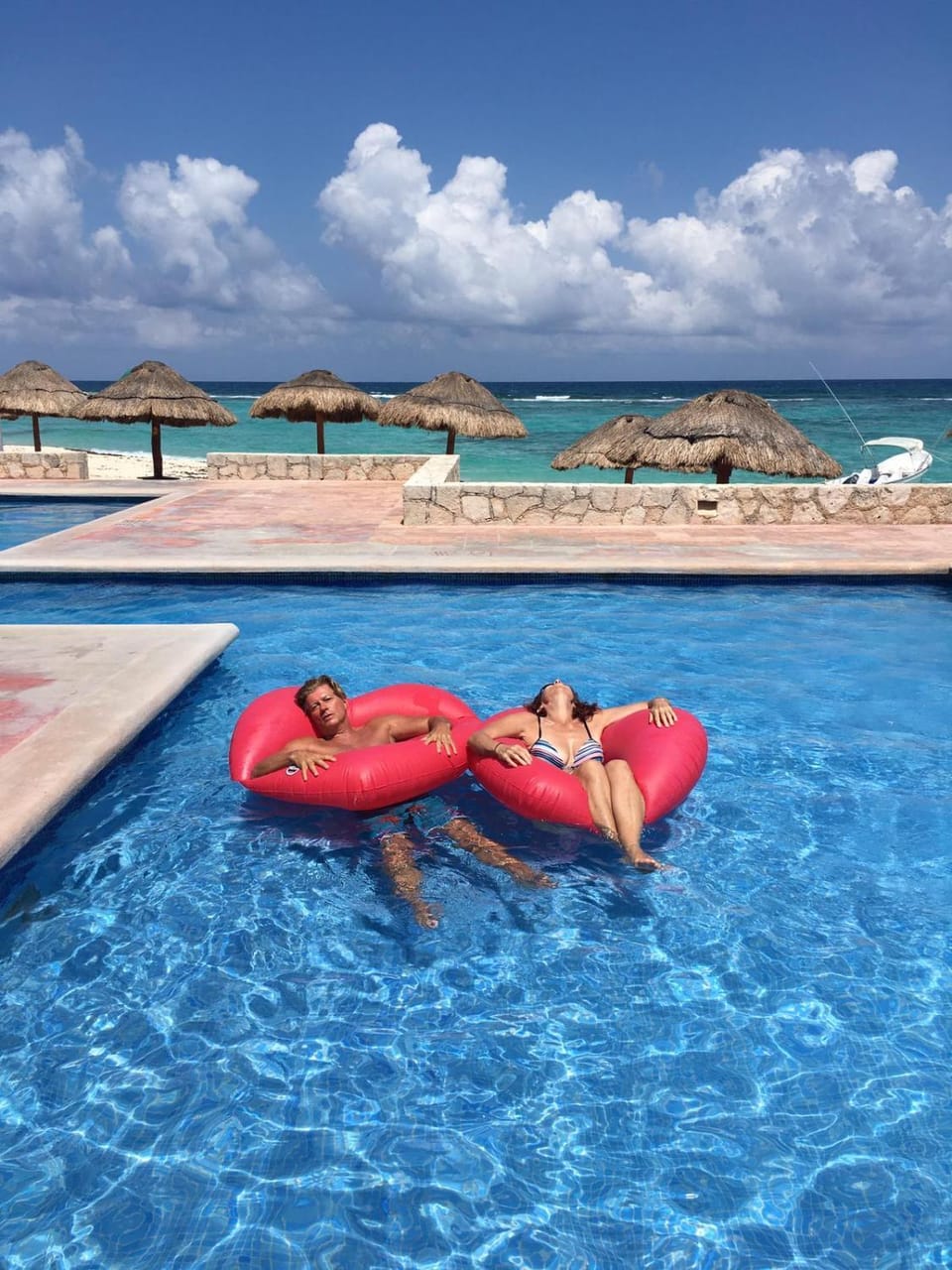 Day, Guests, Swimming pool