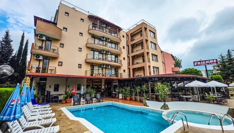 Property building, Pool view, Swimming pool, sunbed