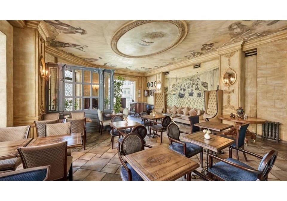 Lounge or bar