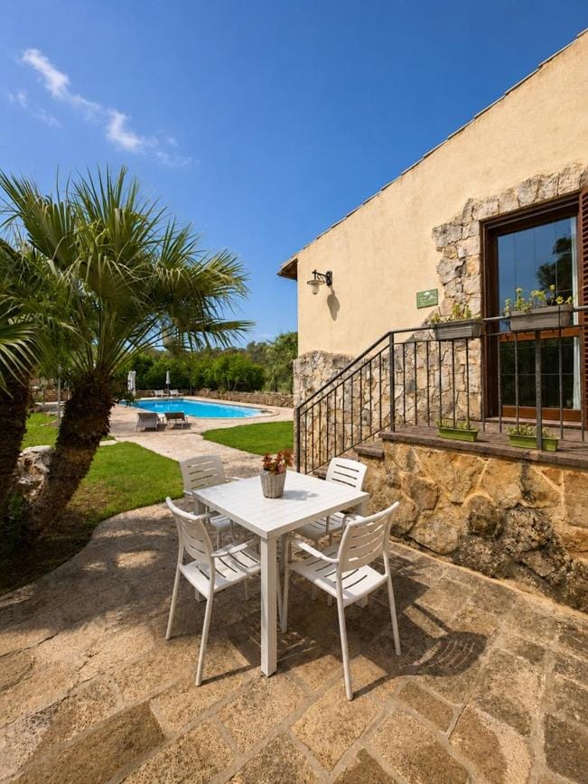 Property building, Garden, View (from property/room), Balcony/Terrace, Garden view, Pool view