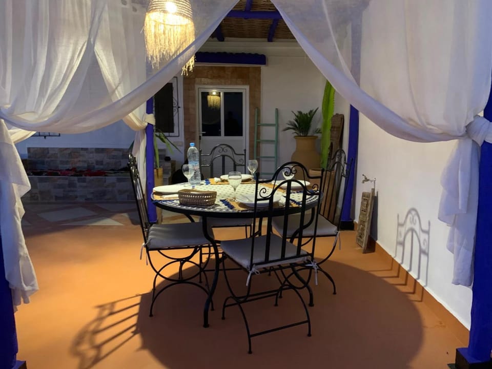 Patio, Dining area