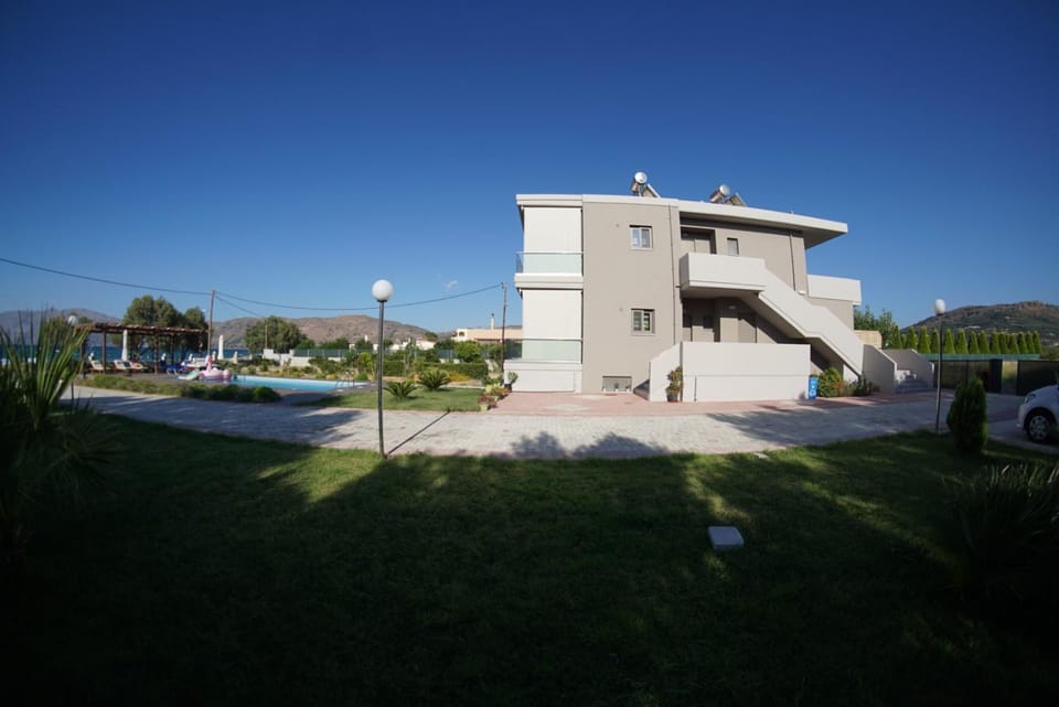 Property building, Garden