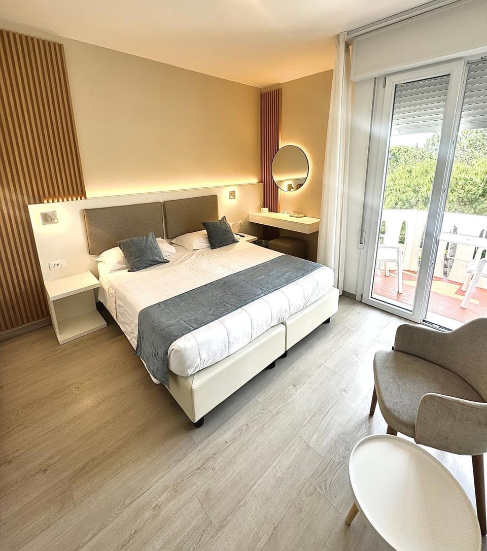 Balcony/Terrace, Photo of the whole room, Bedroom