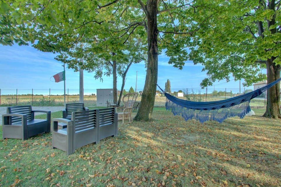 Patio, Garden, Banquet/Function facilities