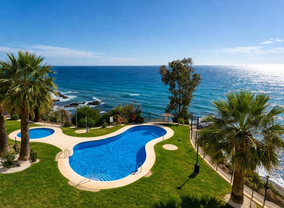 Nearby landmark, Natural landscape, Beach, Pool view, Sea view, Swimming pool, sunbed
