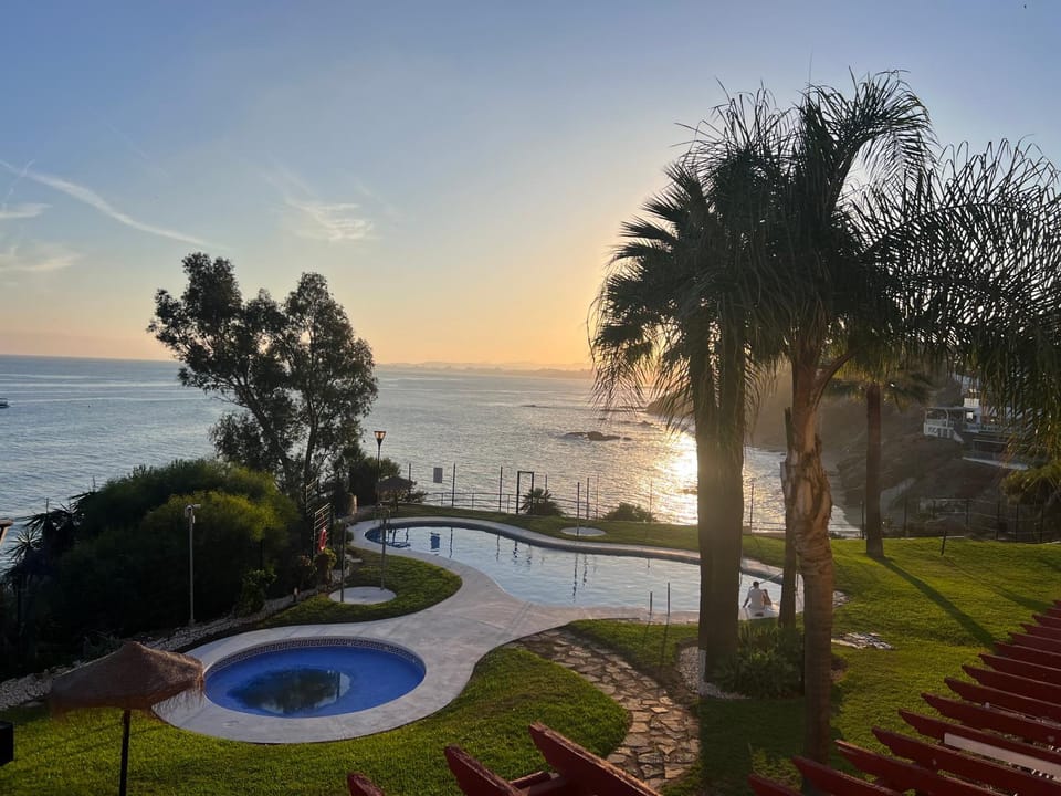 Natural landscape, Garden, Garden view, Pool view, Sea view, Swimming pool, Sunrise, Sunset