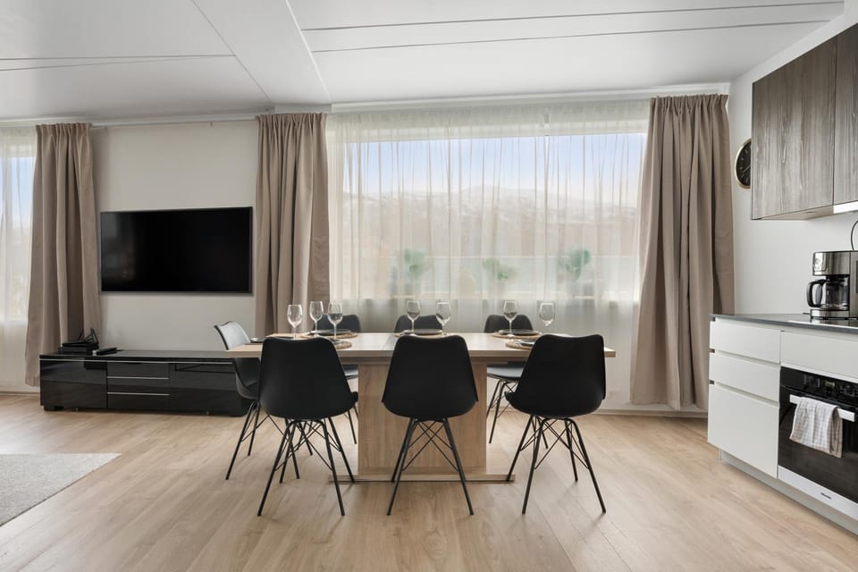 Living room, Dining area, kitchen