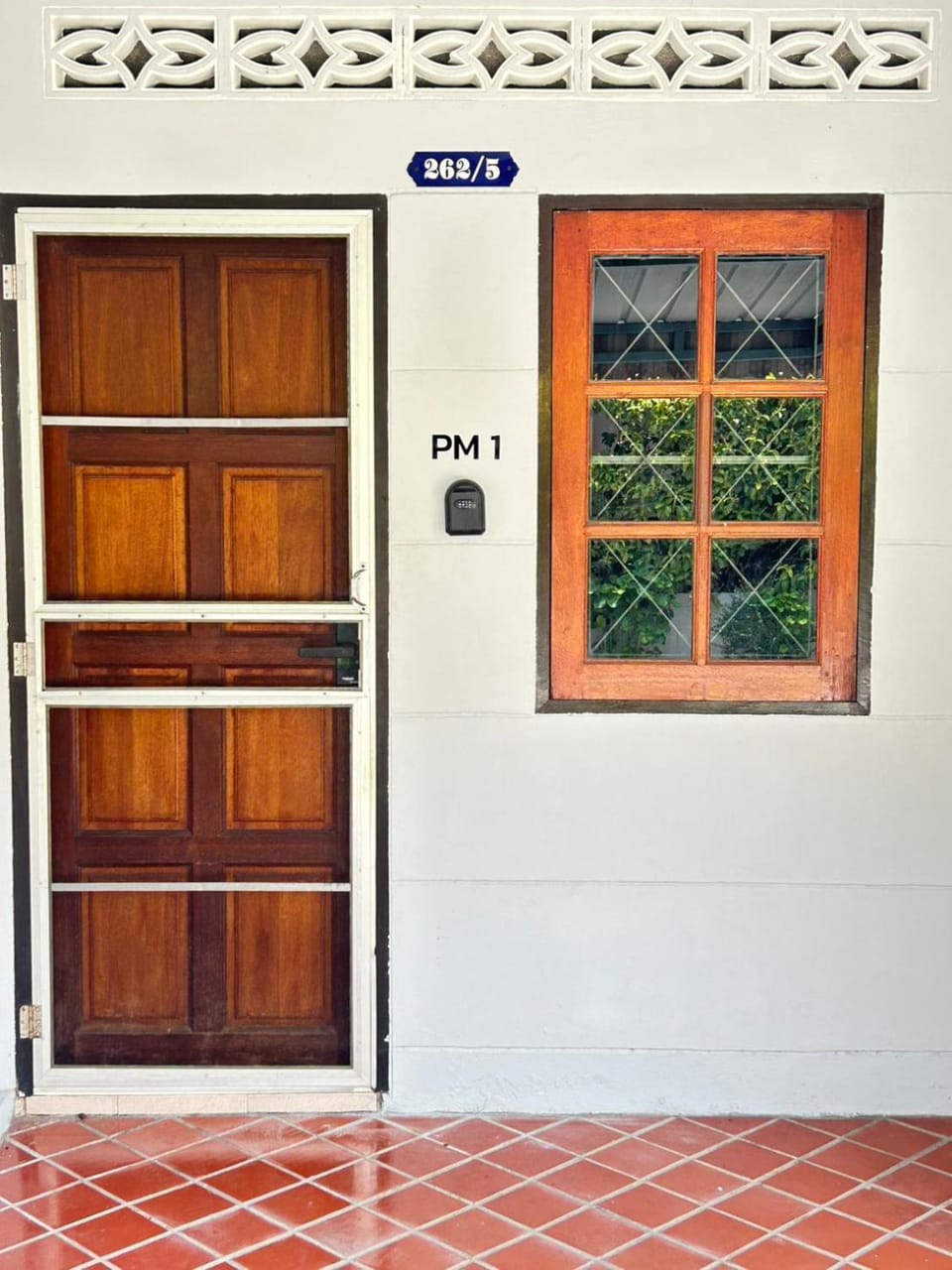 Facade/entrance