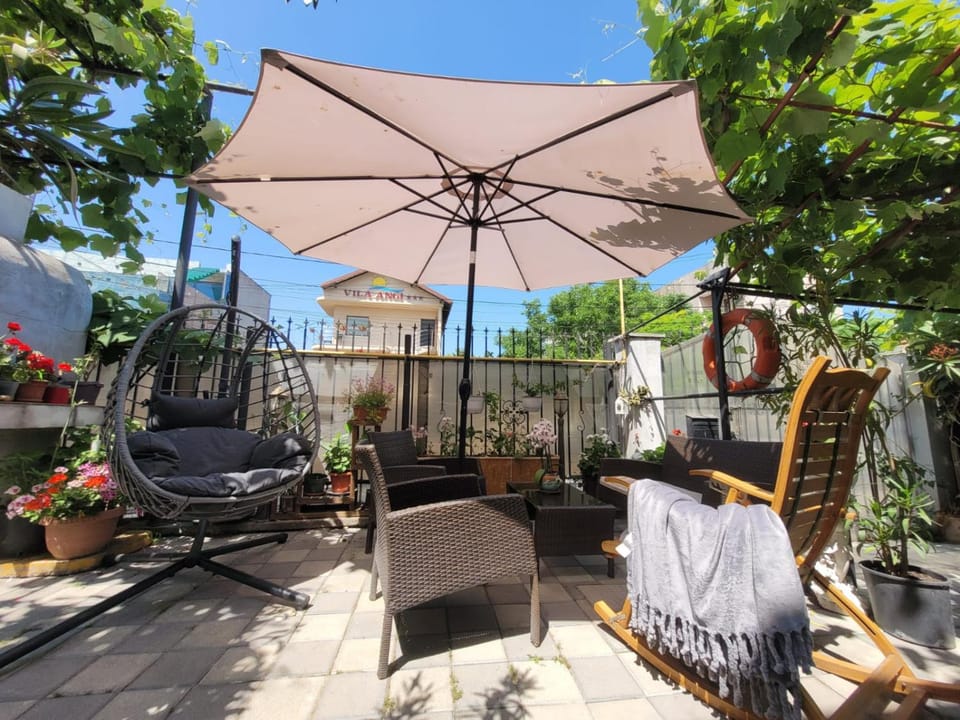 Patio, Balcony/Terrace, Seating area, Garden view