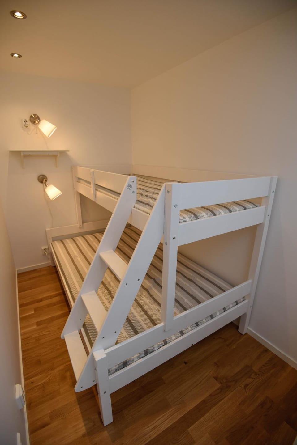 Bed, bunk bed