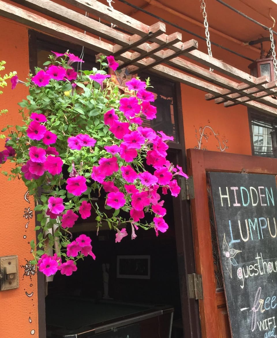 Hidden Lumpu Bed and Breakfast in Bangkok