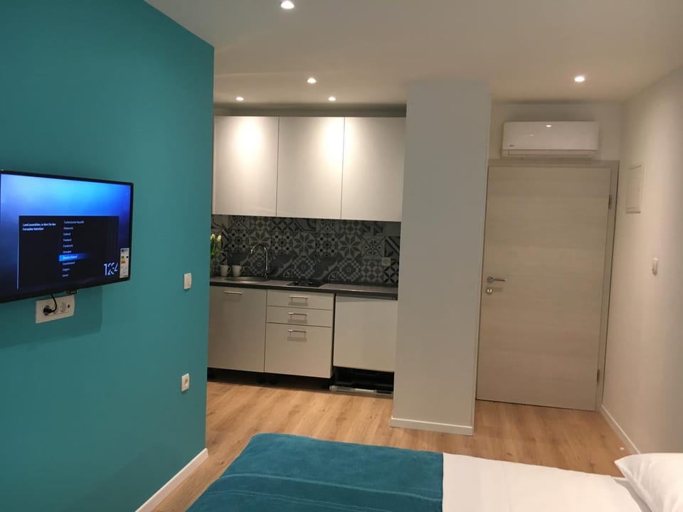 TV and multimedia, Kitchen or kitchenette