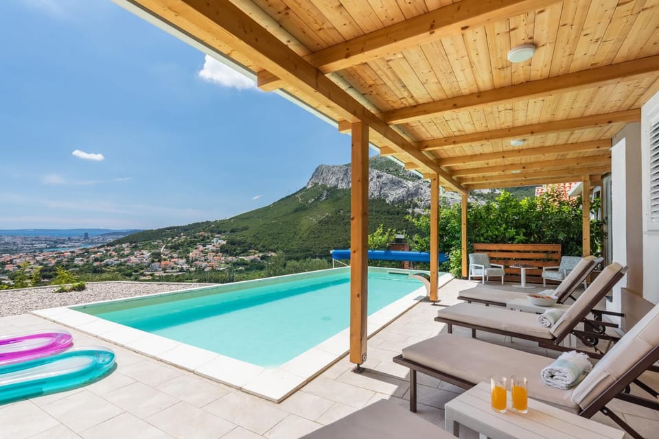 Day, Natural landscape, View (from property/room), Balcony/Terrace, City view, Mountain view, Pool view, Sea view, Swimming pool, sunbed