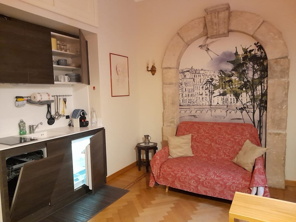 Kitchen or kitchenette, Living room