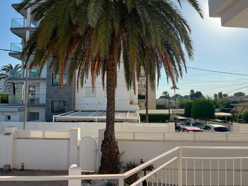 Facade/entrance, Bird's eye view, View (from property/room), Balcony/Terrace, Parking
