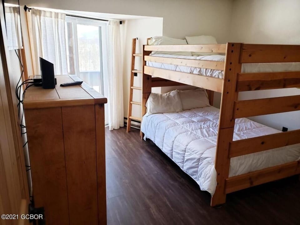 bunk bed