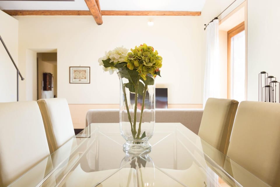 Decorative detail, Dining area