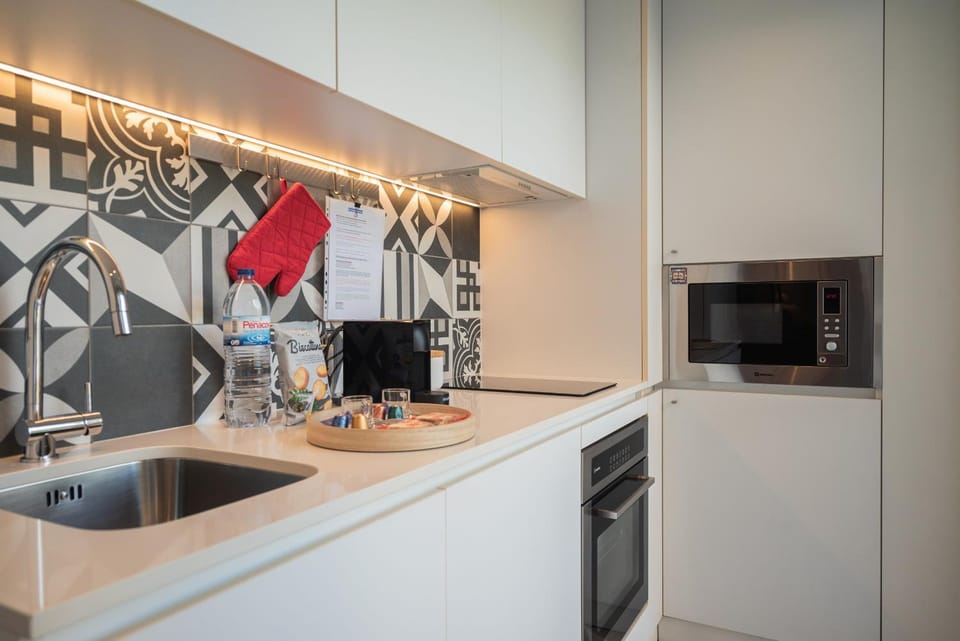 Modern loft w AC Downtown and Metro Apartment in Porto