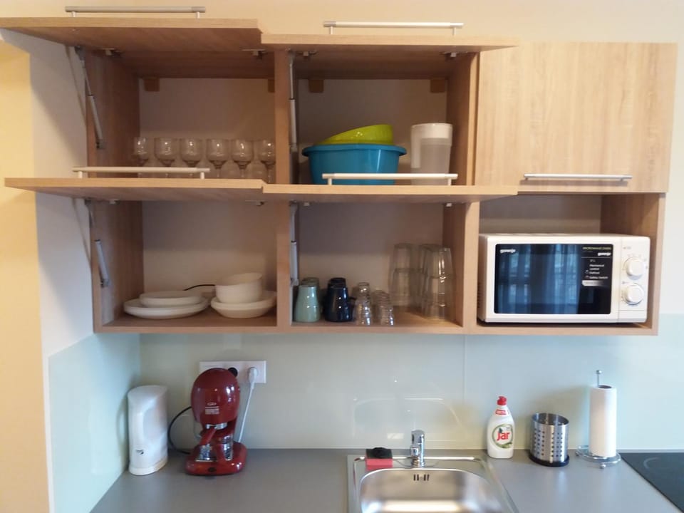 Coffee/tea facilities, Kitchen or kitchenette