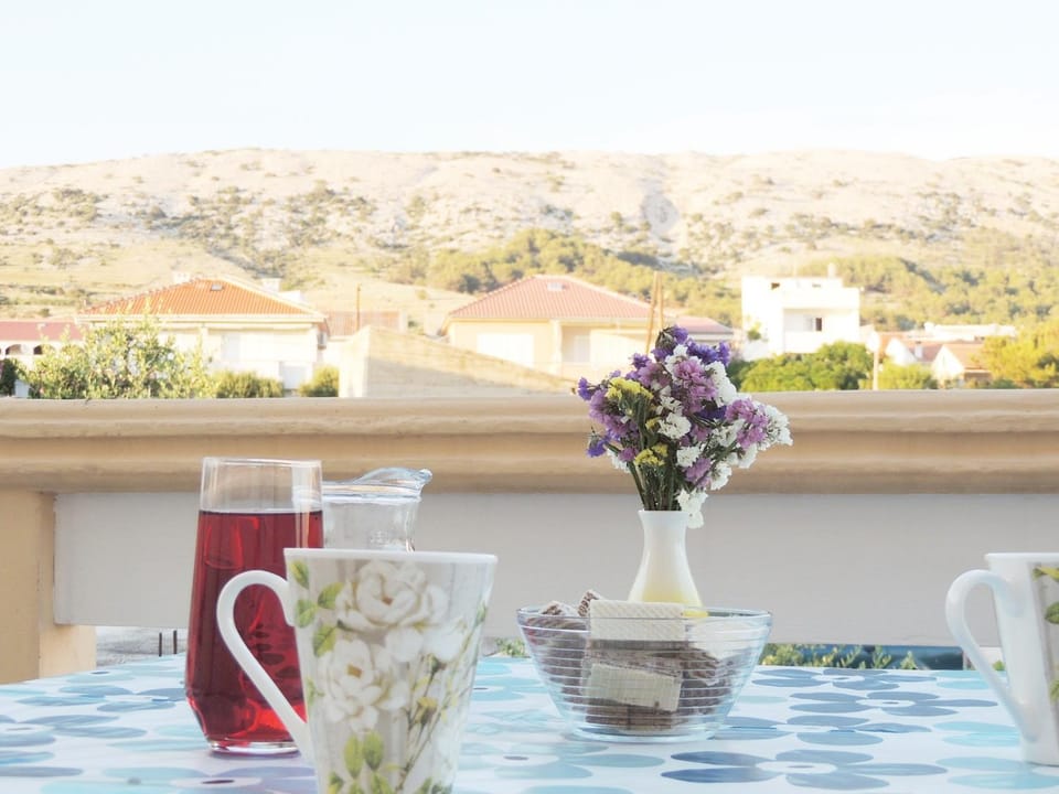 Balcony/Terrace, Garden view, Mountain view