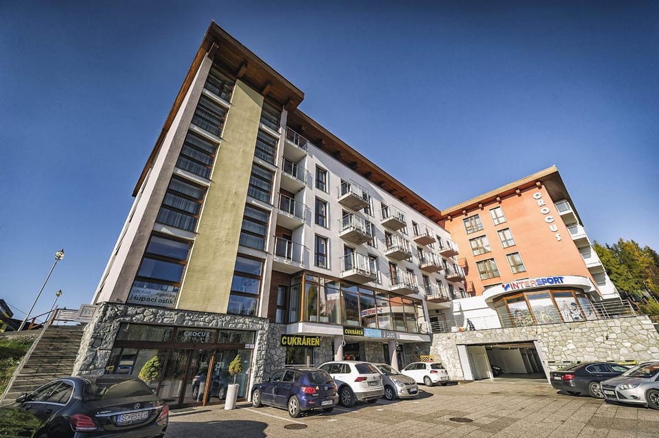 Property building, Facade/entrance