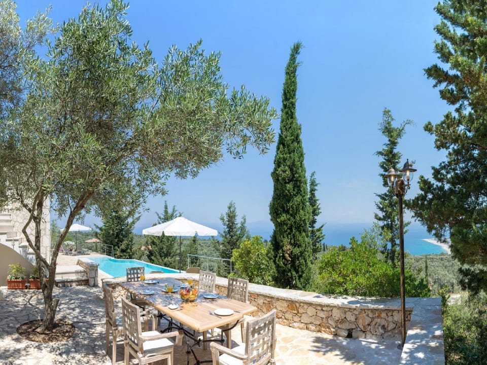 Property building, Natural landscape, Mountain view, Pool view, Sea view, Swimming pool
