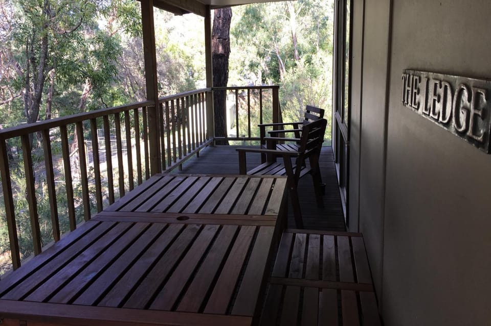 Property building, Balcony/Terrace, Balcony/Terrace