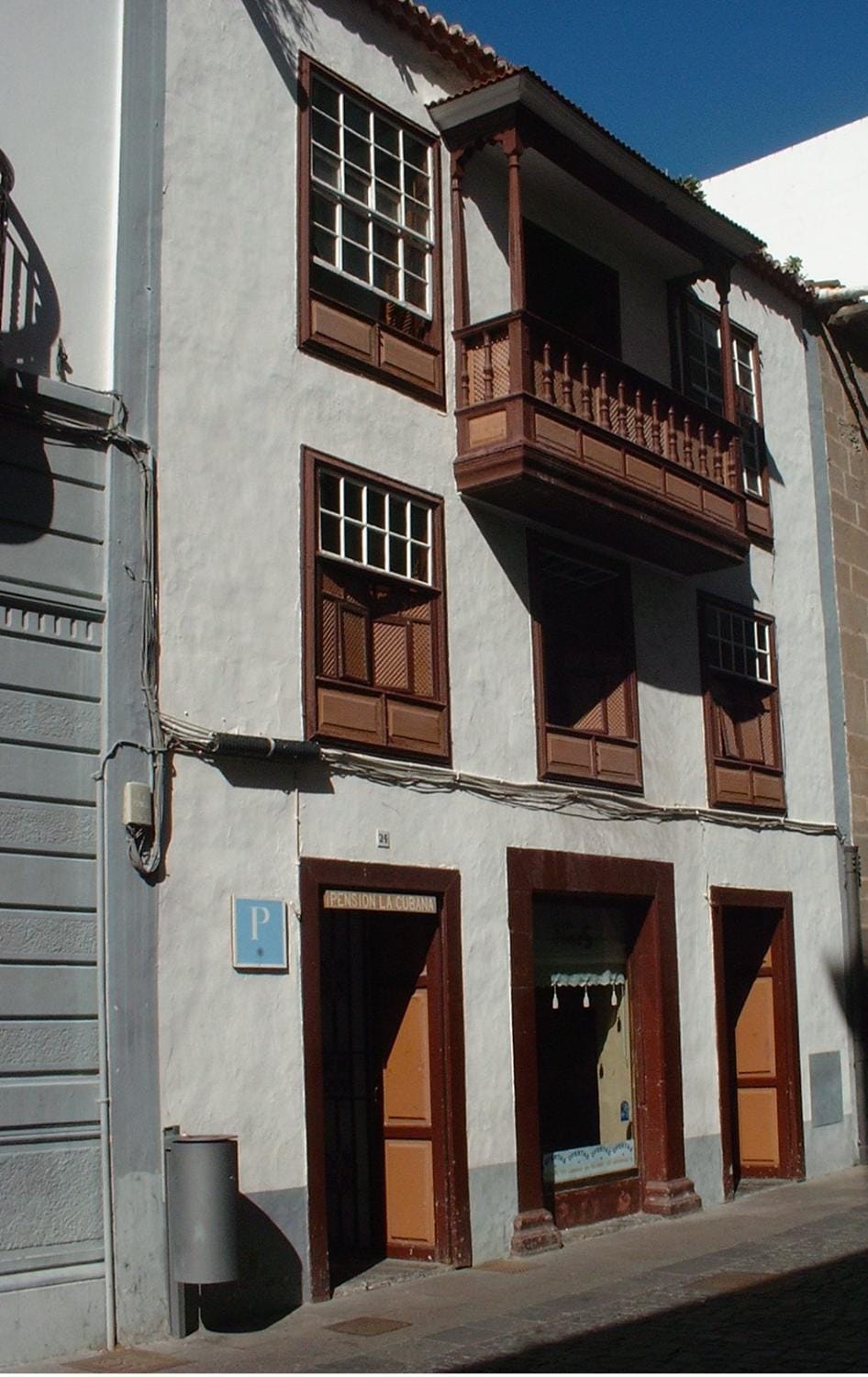 Facade/entrance