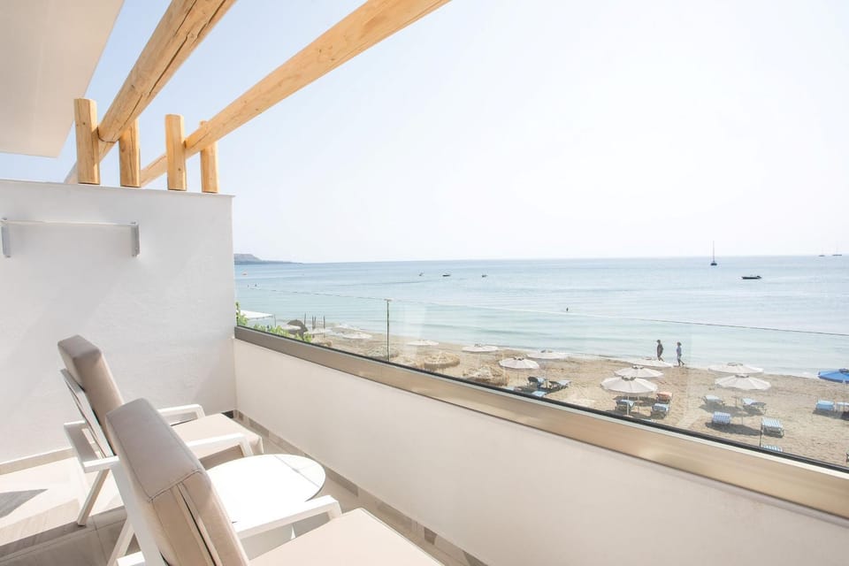 Day, View (from property/room), Balcony/Terrace, Beach, Sea view