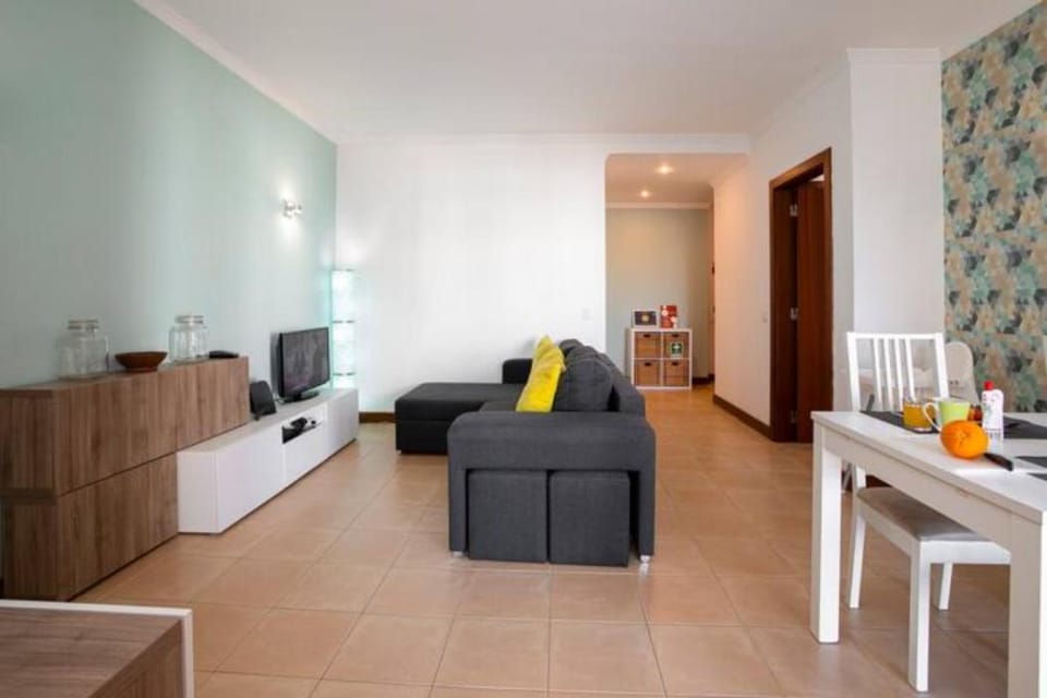 The Albufeira Concierge - Modern Salgados Apartment in Guia
