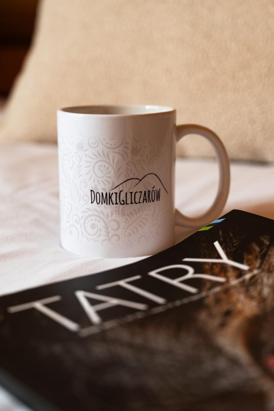 Coffee/tea facilities, Text overlay