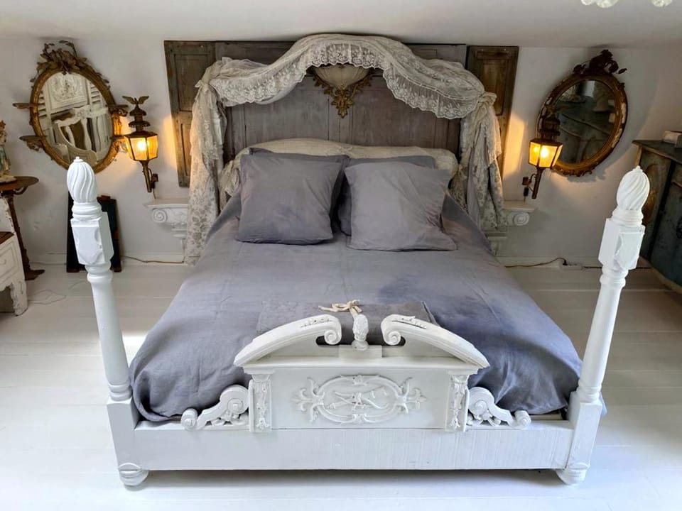 Bed, Bedroom