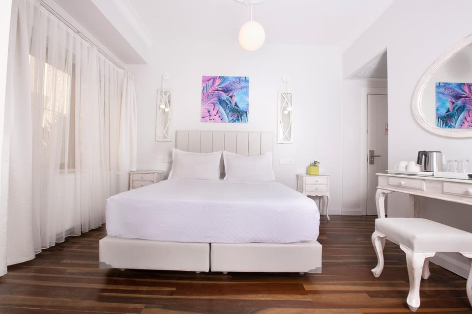 Bed, Photo of the whole room