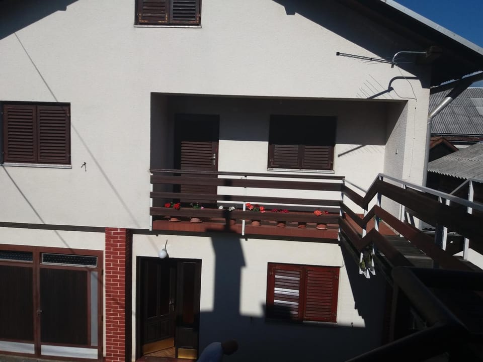 Facade/entrance, On site