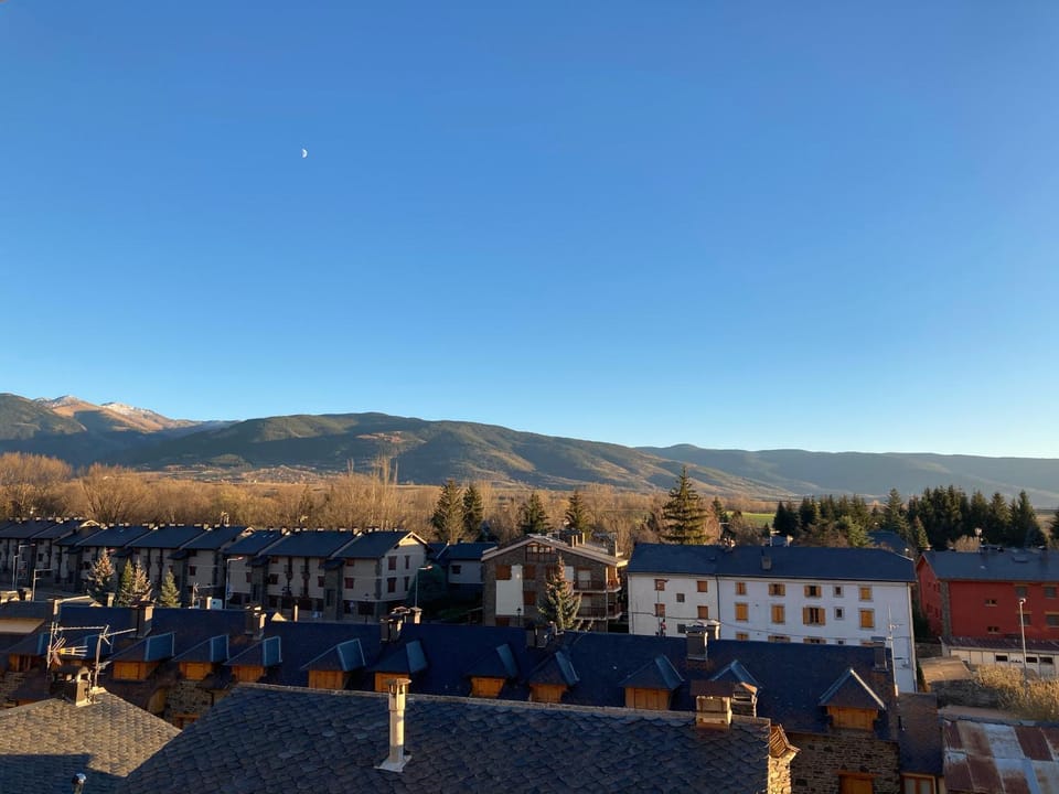 Neighbourhood, City view, Mountain view, Street view
