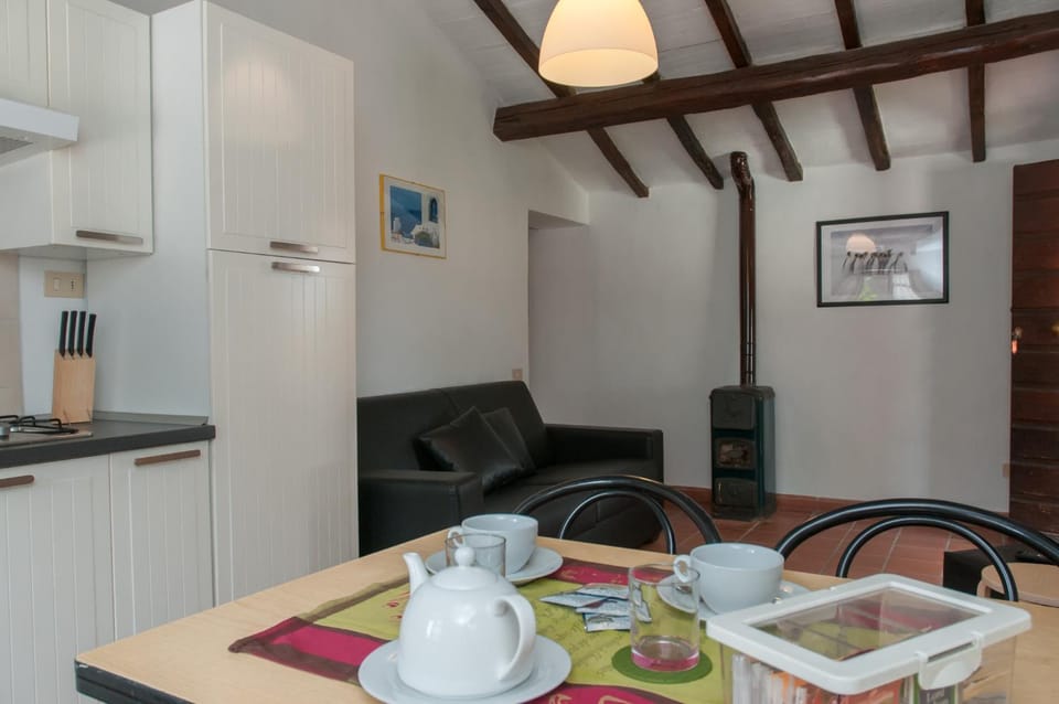 Kitchen or kitchenette, Living room, Dining area