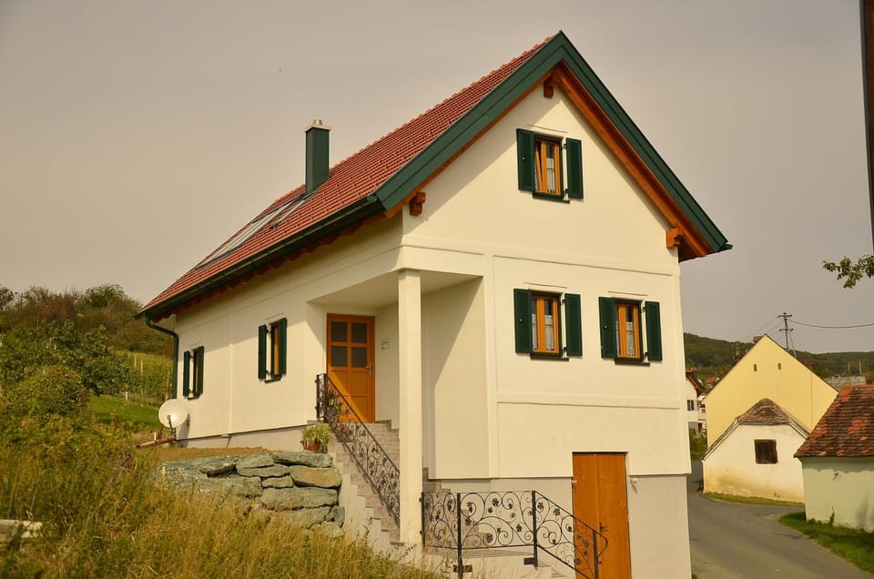 Kellerstöckl Prantner Country House in Austria