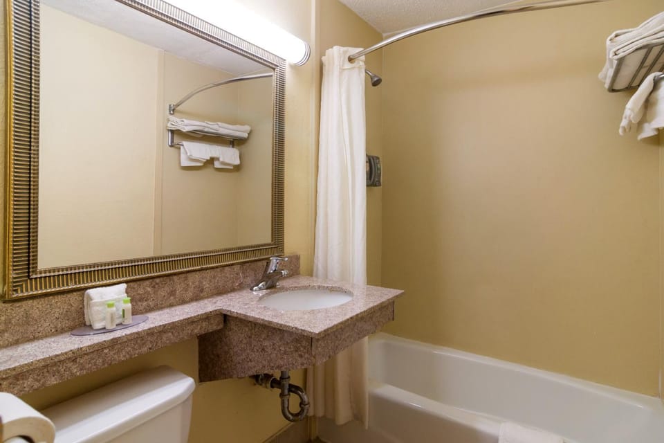 Red Carpet Inn Newark - Irvington NJ Hotel in Irvington