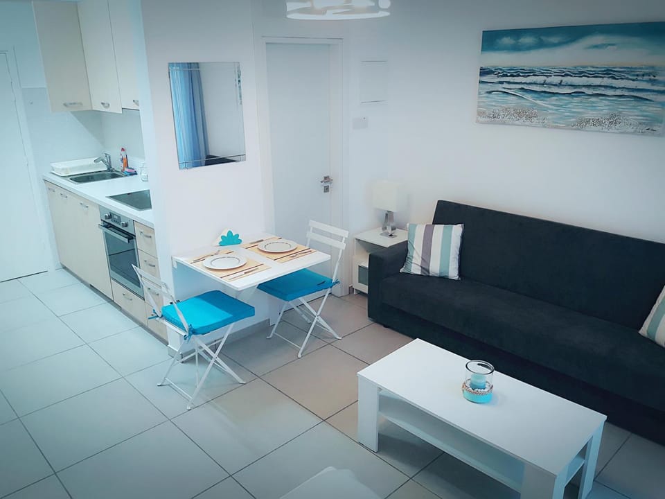 Billis Beach Apartment Apartment in Germasogeia