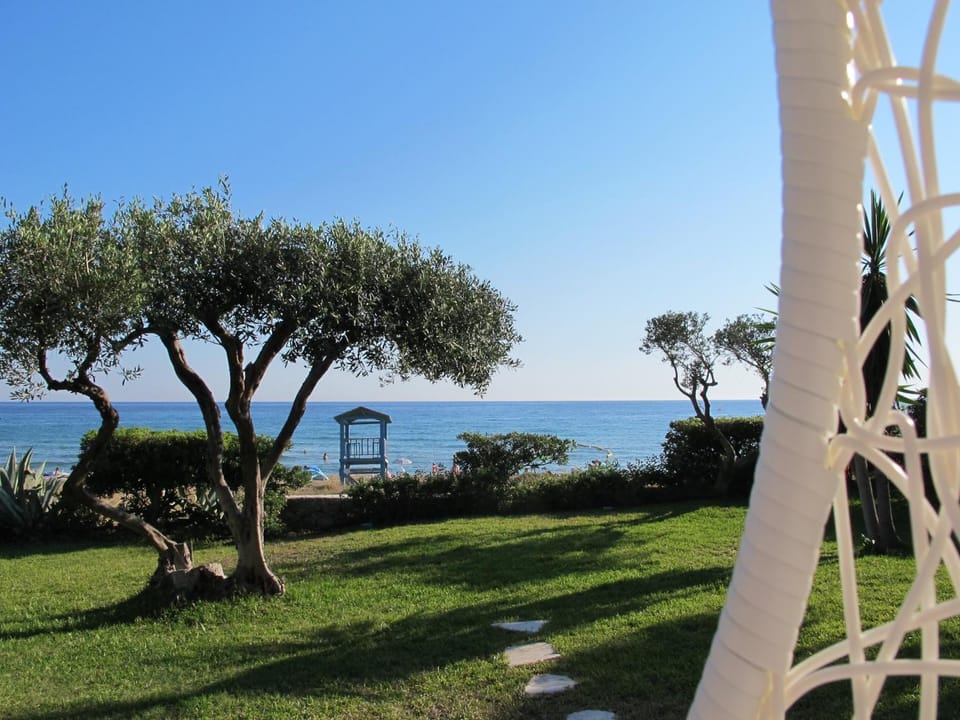 Garden view, Sea view