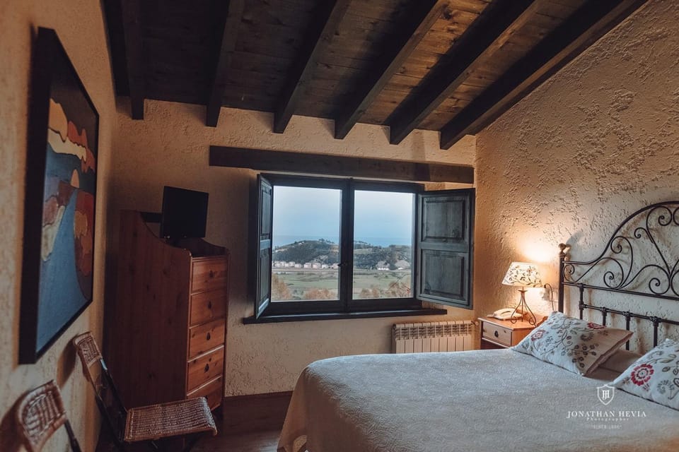 Photo of the whole room, River view, Sea view
