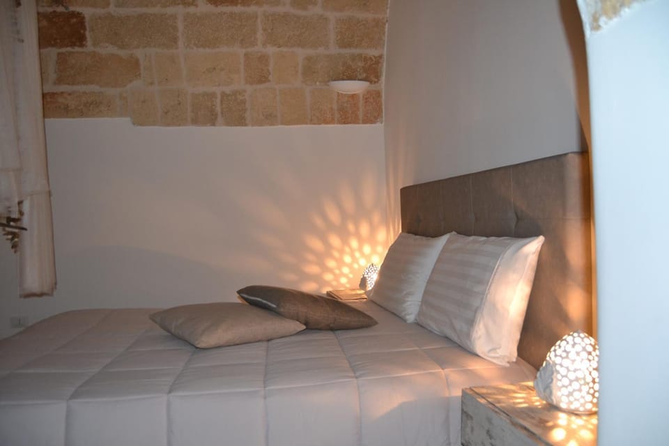 Bed, Decorative detail